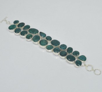 Zilveren armband gezet met facet Emerald
